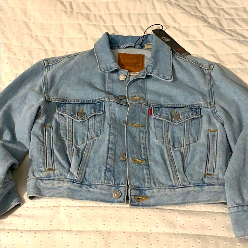 Women’s size XS Levi’s trucker jacket